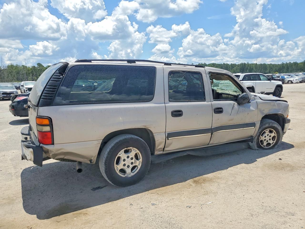 2004 Chevrolet Suburban C1500 Beige vin: 1GNEC16Z04J110935