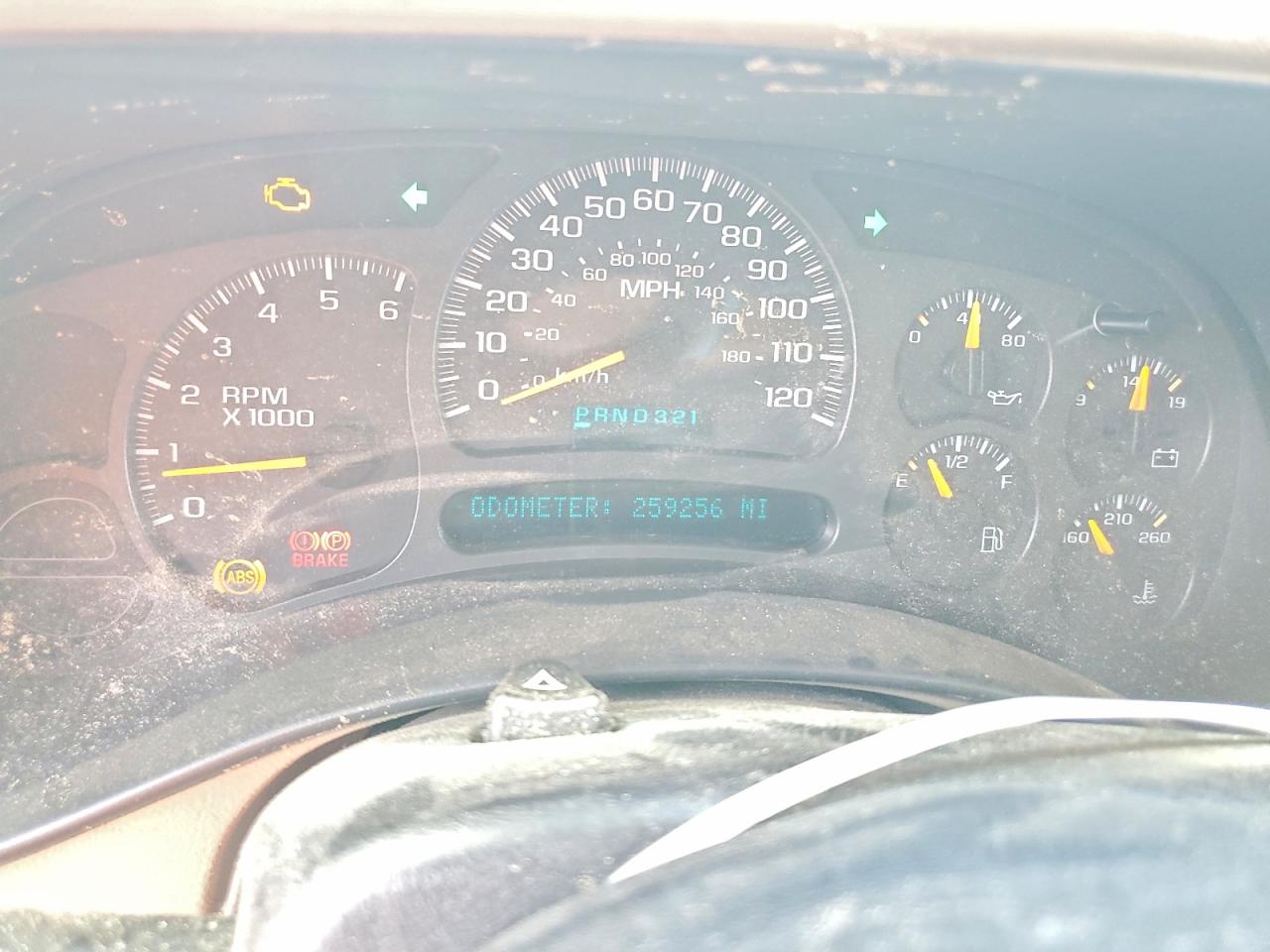 2004 Chevrolet Suburban C1500 Beige vin: 1GNEC16Z04J110935