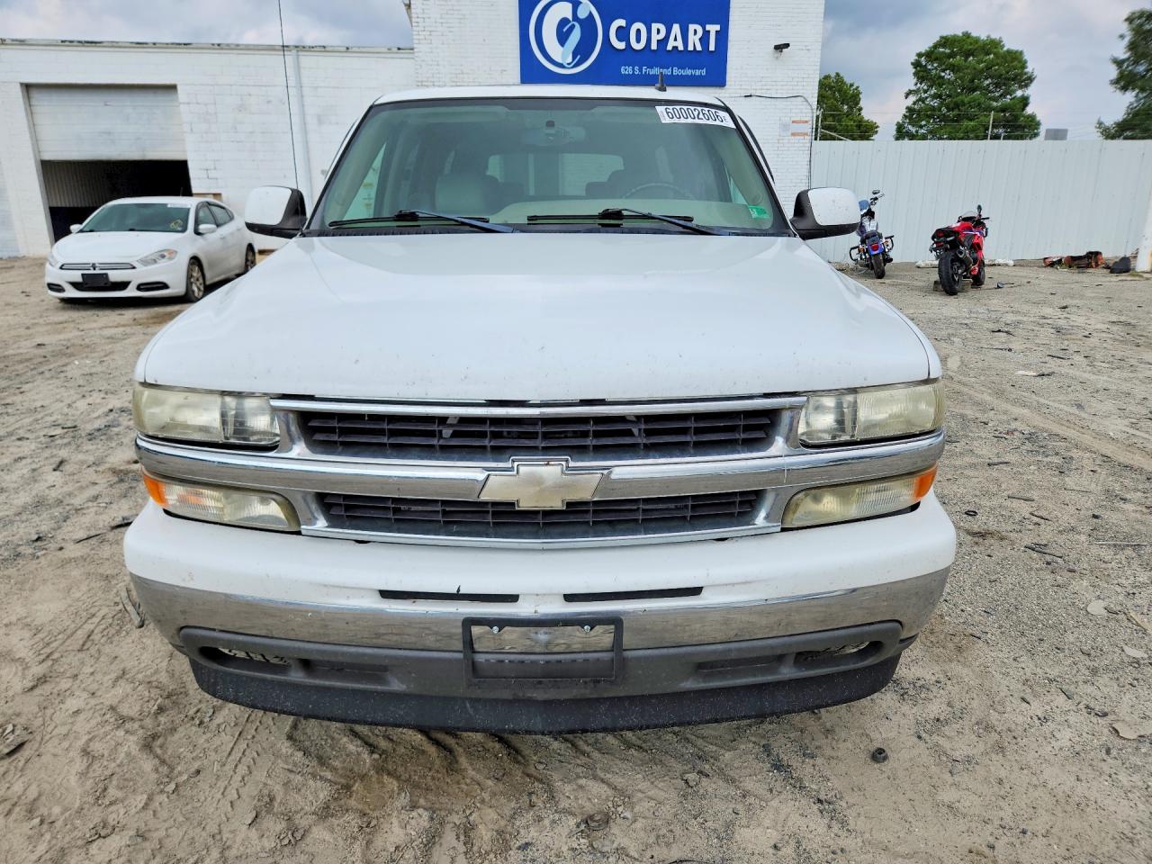 2006 Chevrolet Suburban C1500 White vin: 1GNEC16Z06J167350