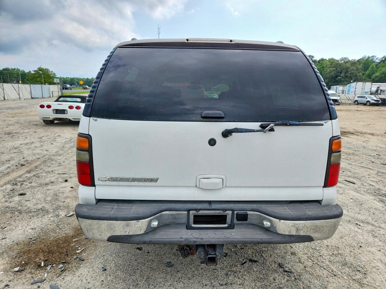 2006 Chevrolet Suburban C1500 White vin: 1GNEC16Z06J167350