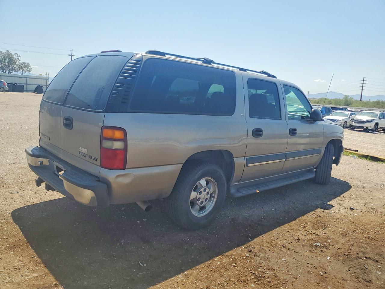 2002 Chevrolet Suburban C1500 Gold vin: 1GNEC16Z12J128342