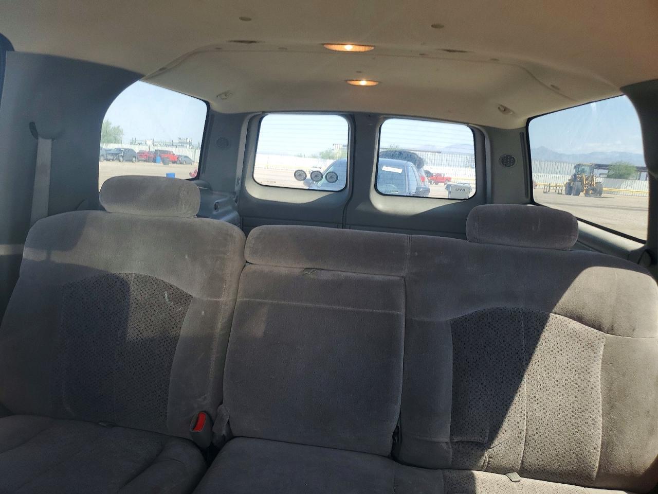 2002 Chevrolet Suburban C1500 Gold vin: 1GNEC16Z12J128342