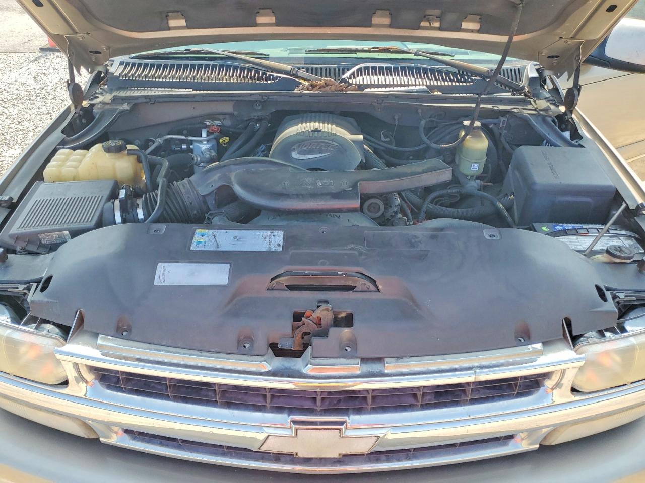 2002 Chevrolet Suburban C1500 Beige vin: 1GNEC16Z12J143309