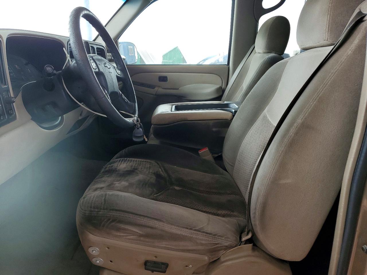 2003 Chev Suburban C1500 Beige vin: 1GNEC16Z13J249440