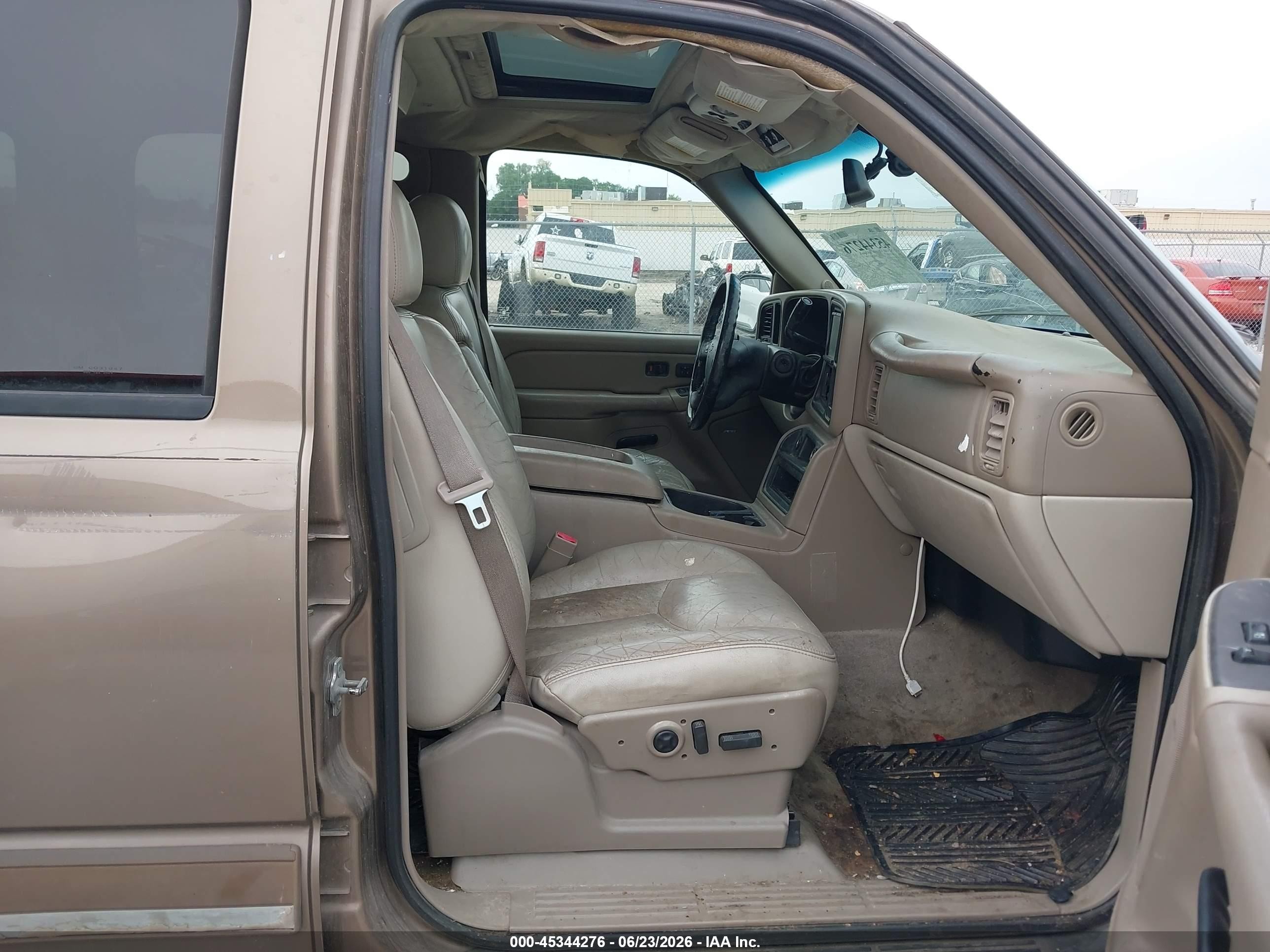 2004 Chevrolet Suburban 1500 Lt Gold vin: 1GNEC16Z14J193324