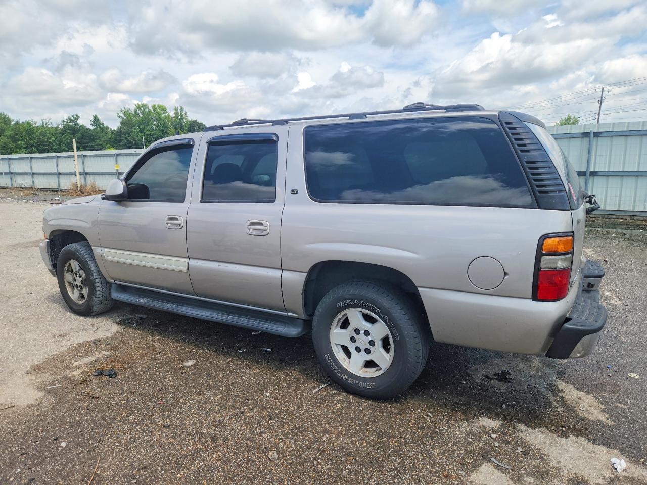 2006 Chevrolet Suburban C1500 Gold vin: 1GNEC16Z16J131697