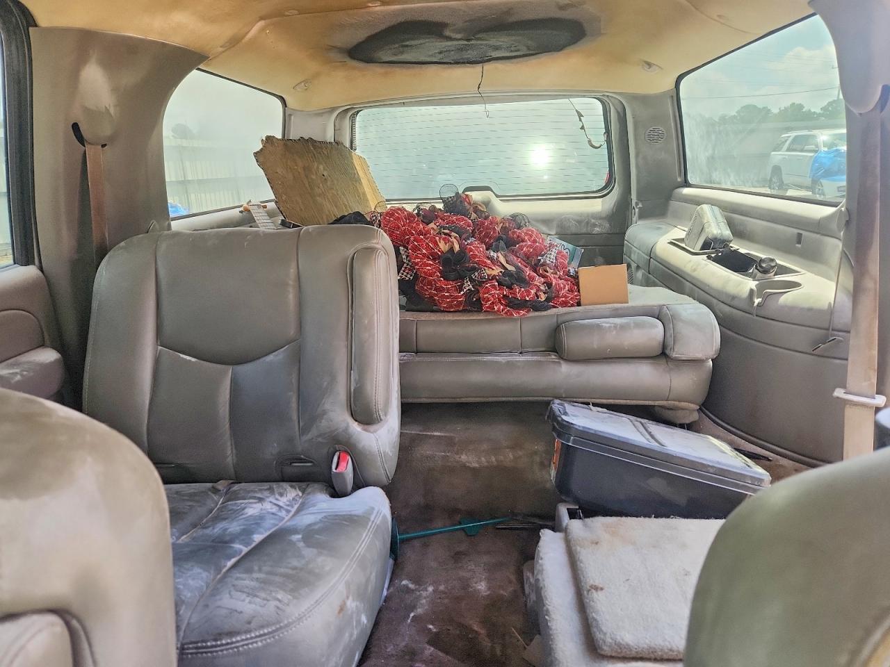 2006 Chevrolet Suburban C1500 Gold vin: 1GNEC16Z16J131697