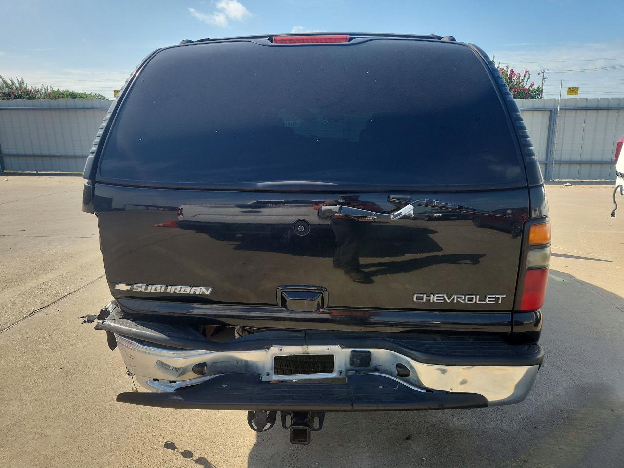 2004 Chevrolet Suburban C1500 Black vin: 1GNEC16Z24J171901