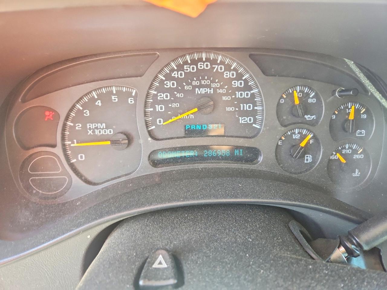 2004 Chevrolet Suburban C1500 Black vin: 1GNEC16Z24J171901