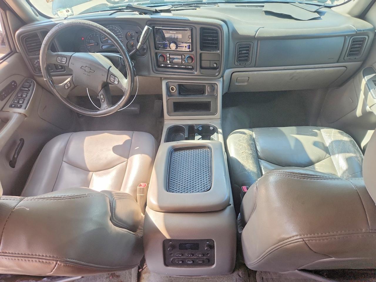 2004 Chevrolet Suburban C1500 Black vin: 1GNEC16Z24J171901