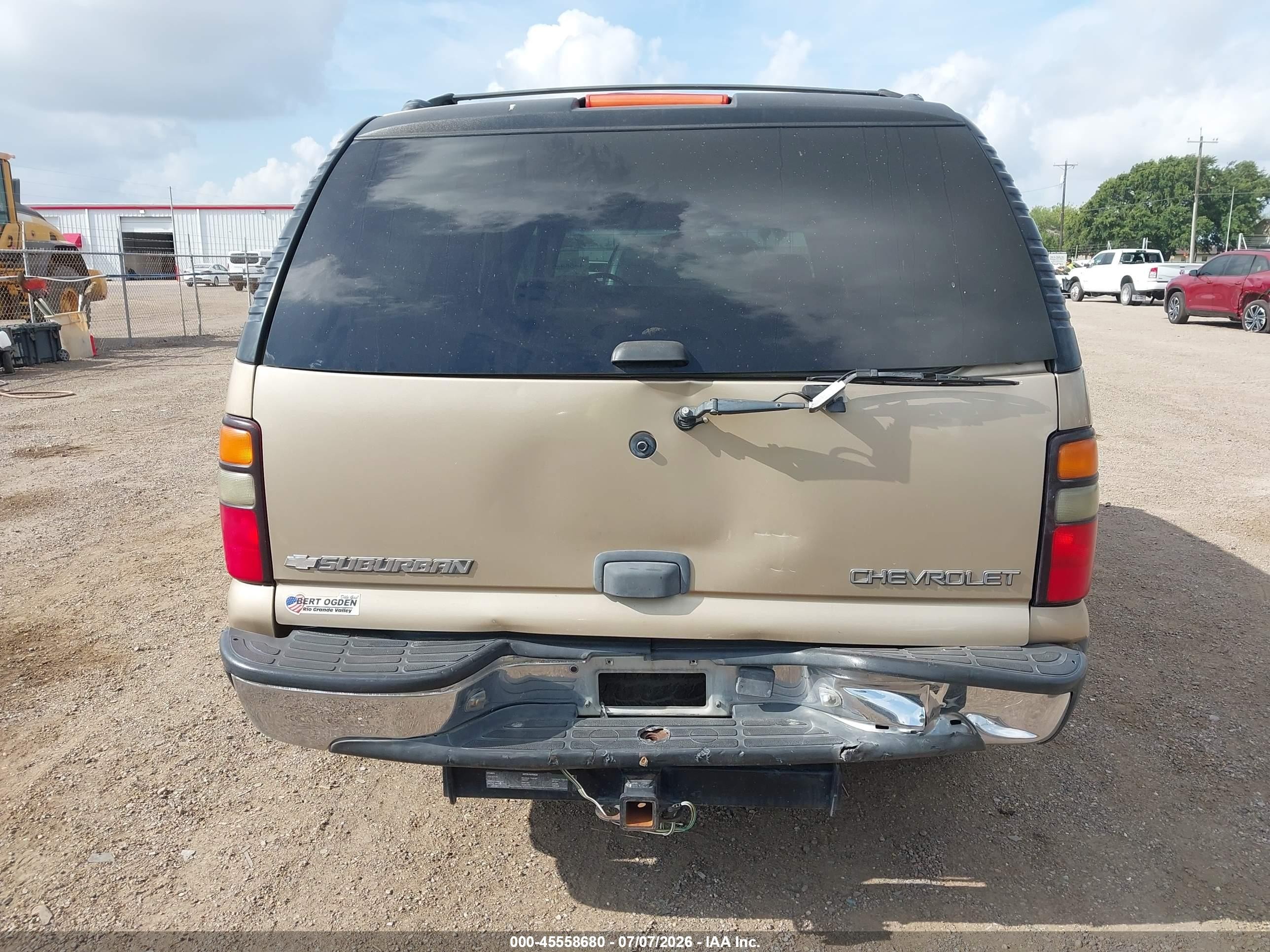 2005 Chevrolet Suburban 1500 Ls Gold vin: 1GNEC16Z25J251233