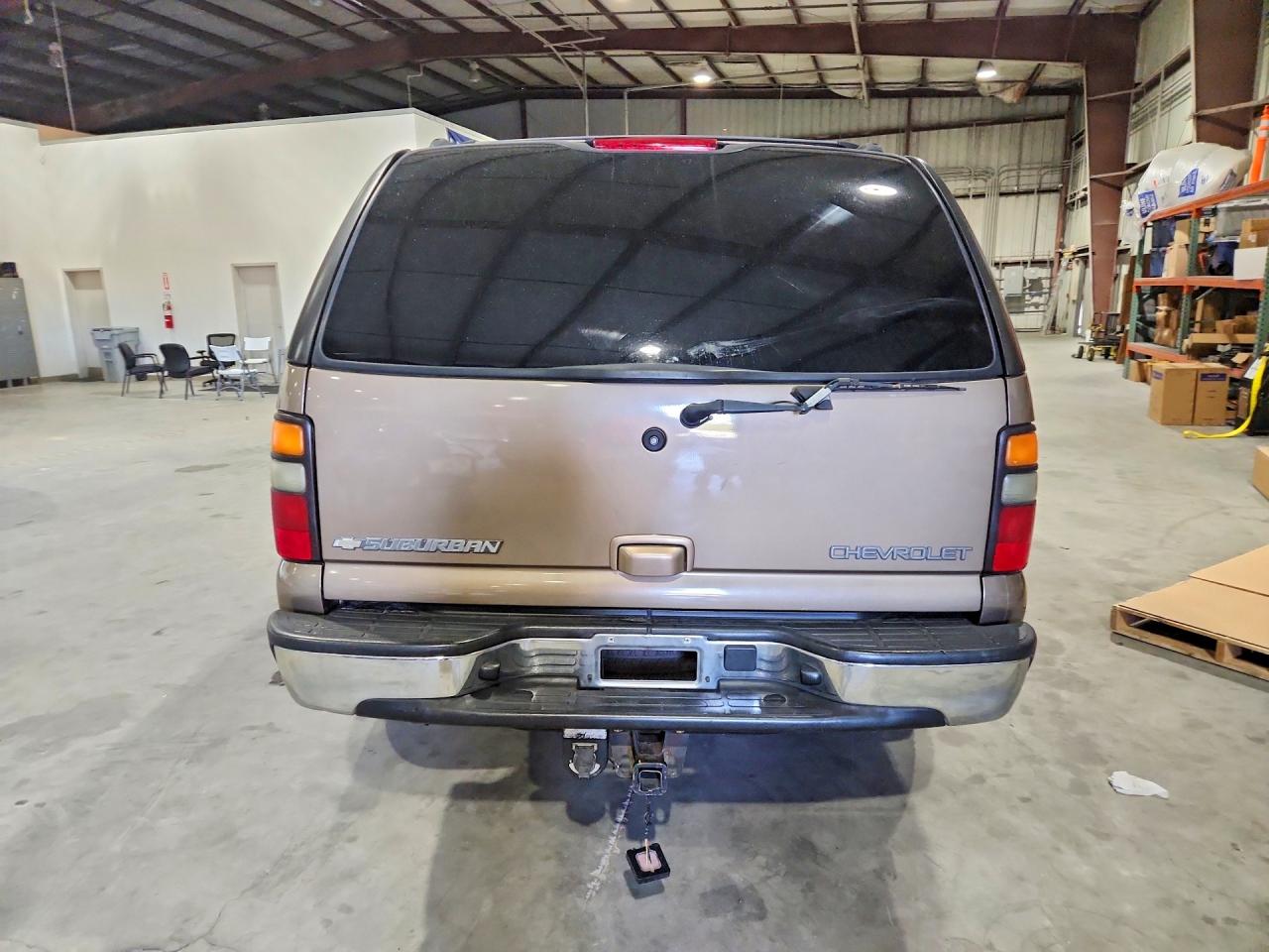 2004 Chevrolet Suburban C1500 Brown vin: 1GNEC16Z34J230552