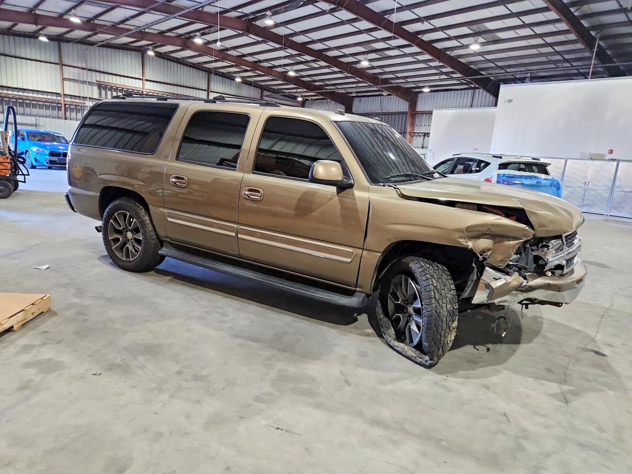 2004 Chevrolet Suburban C1500 Brown vin: 1GNEC16Z34J230552