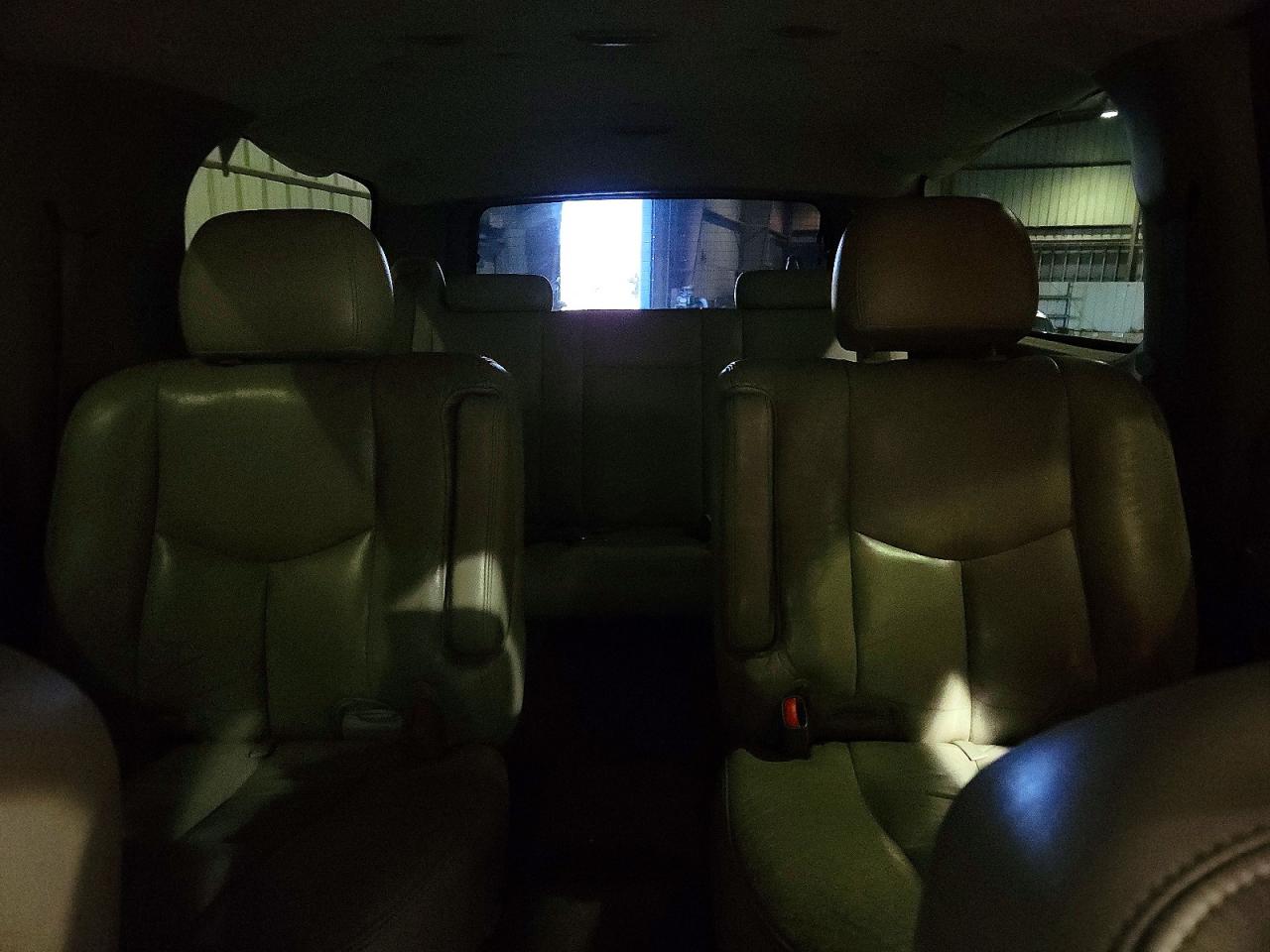 2004 Chevrolet Suburban C1500 Brown vin: 1GNEC16Z34J230552