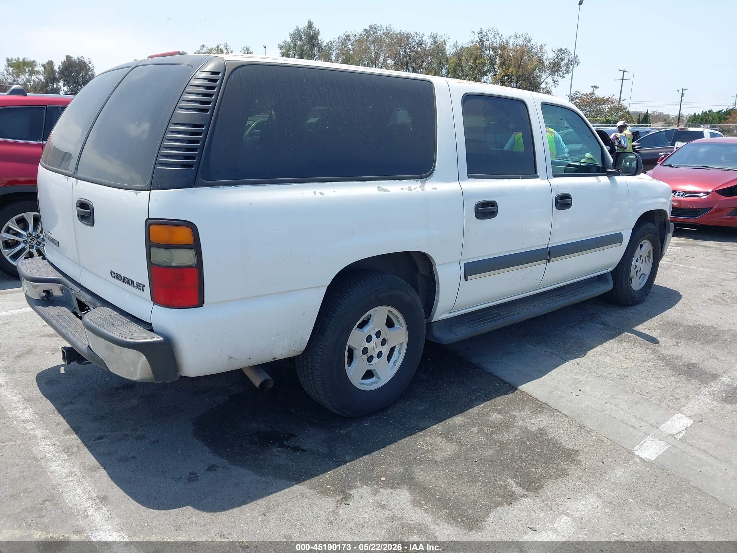 2004 Chevrolet Suburban 1500 Ls White vin: 1GNEC16Z44J154601