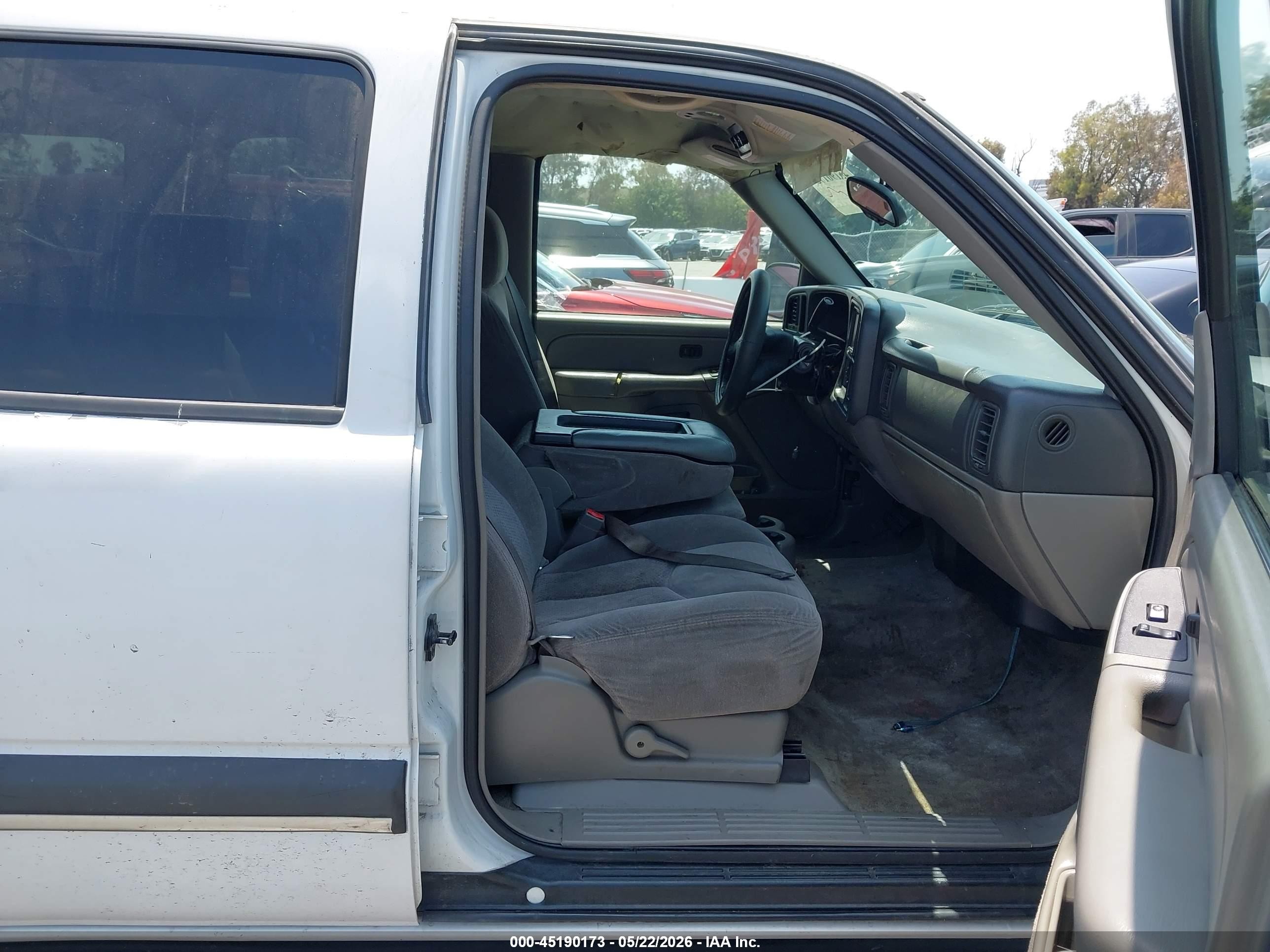 2004 Chevrolet Suburban 1500 Ls White vin: 1GNEC16Z44J154601