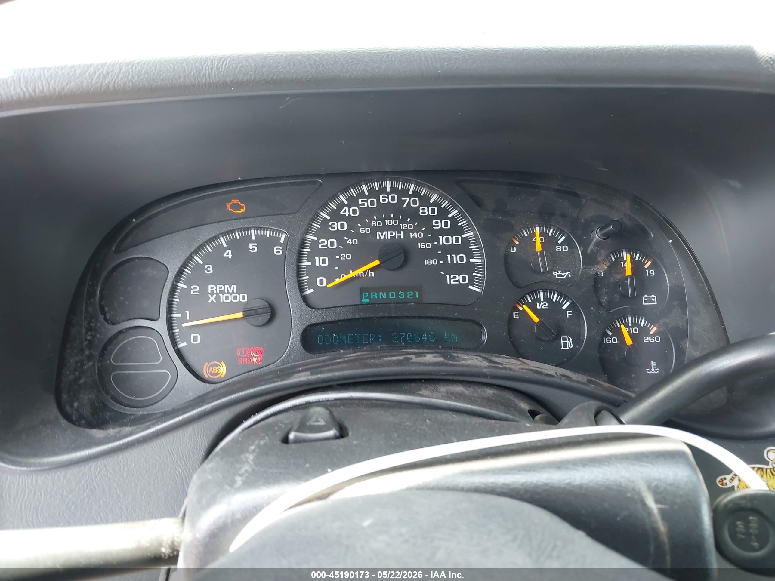 2004 Chevrolet Suburban 1500 Ls White vin: 1GNEC16Z44J154601