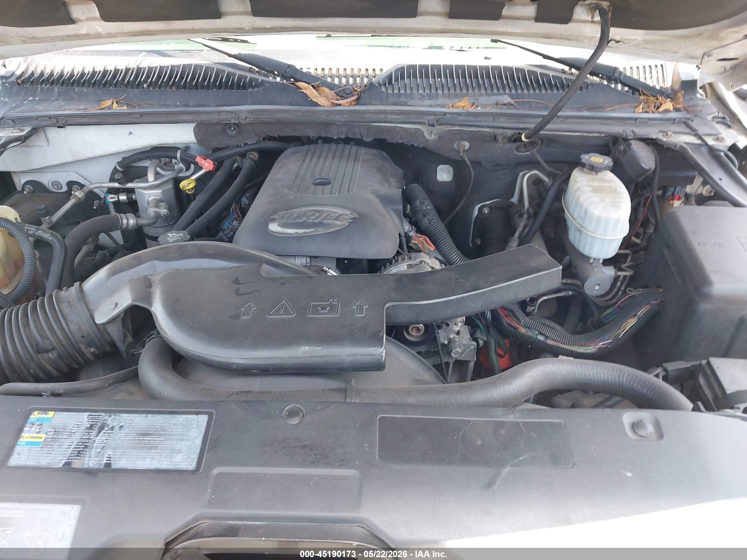 2004 Chevrolet Suburban 1500 Ls White vin: 1GNEC16Z44J154601