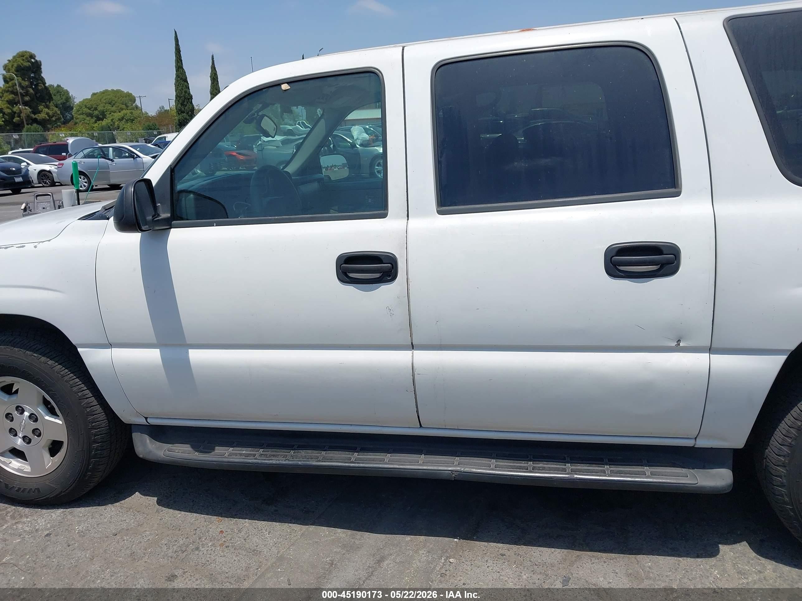 2004 Chevrolet Suburban 1500 Ls White vin: 1GNEC16Z44J154601
