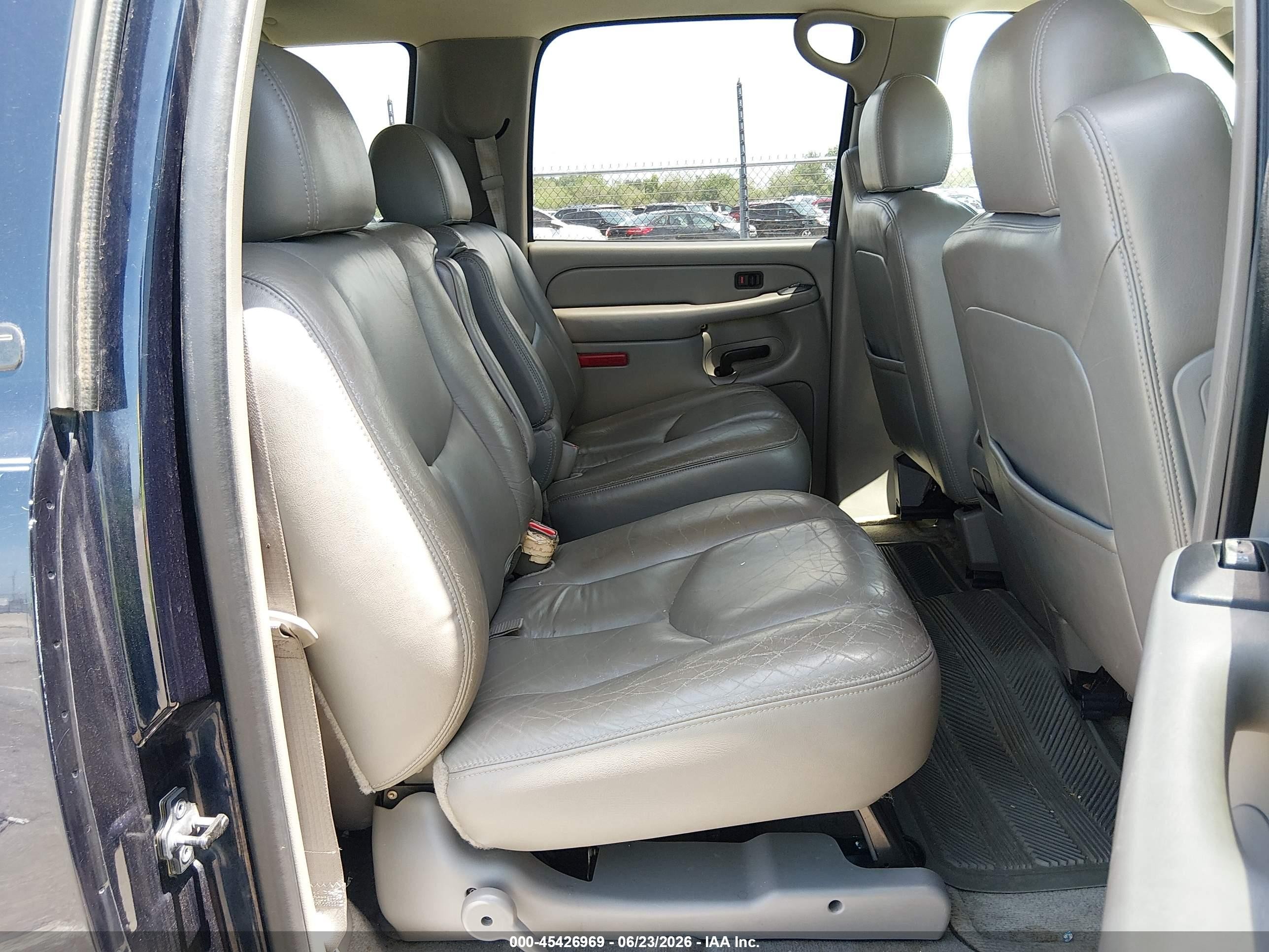 2004 Chevrolet Suburban 1500 Lt Blue vin: 1GNEC16Z54J117167