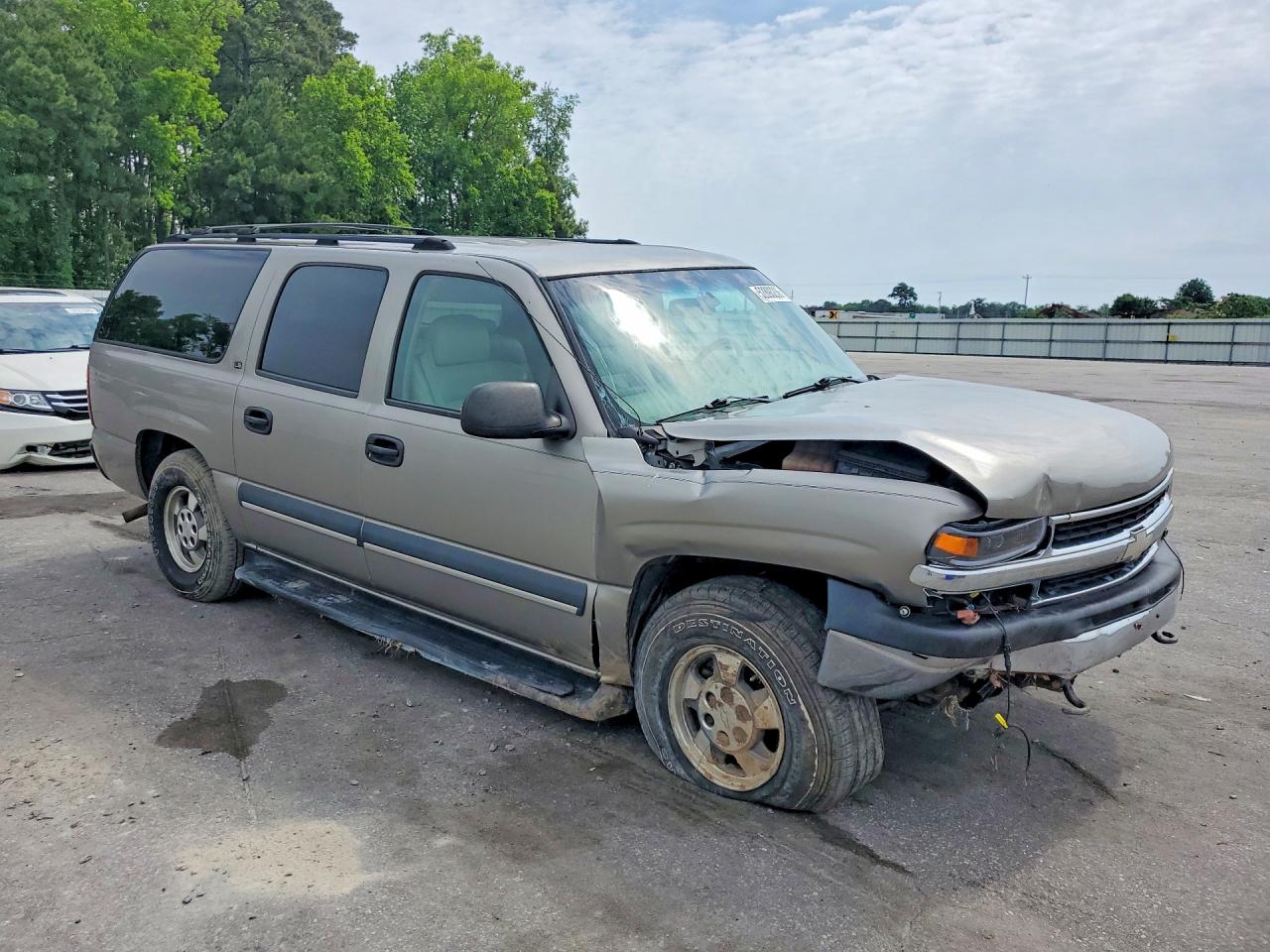 2002 Chevrolet Suburban C1500 Gold vin: 1GNEC16Z72J328447