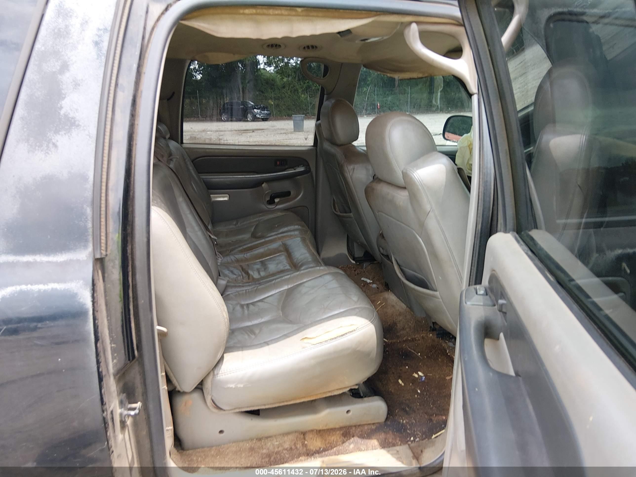 2003 Chevrolet Suburban 1500 Ls Черный vin: 1GNEC16Z73J240340
