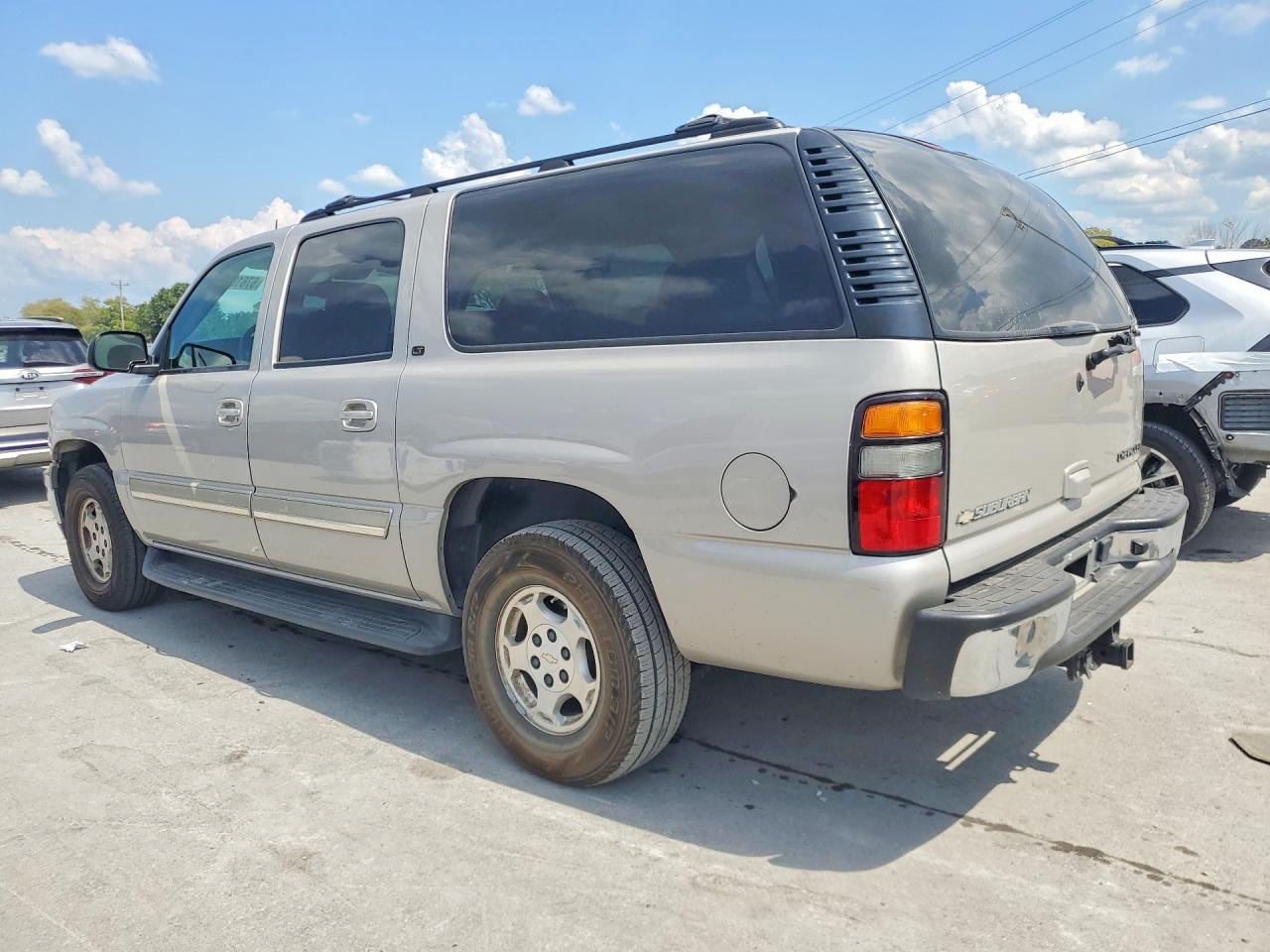 2004 Chevrolet Suburban C1500 Silver vin: 1GNEC16Z74J253770