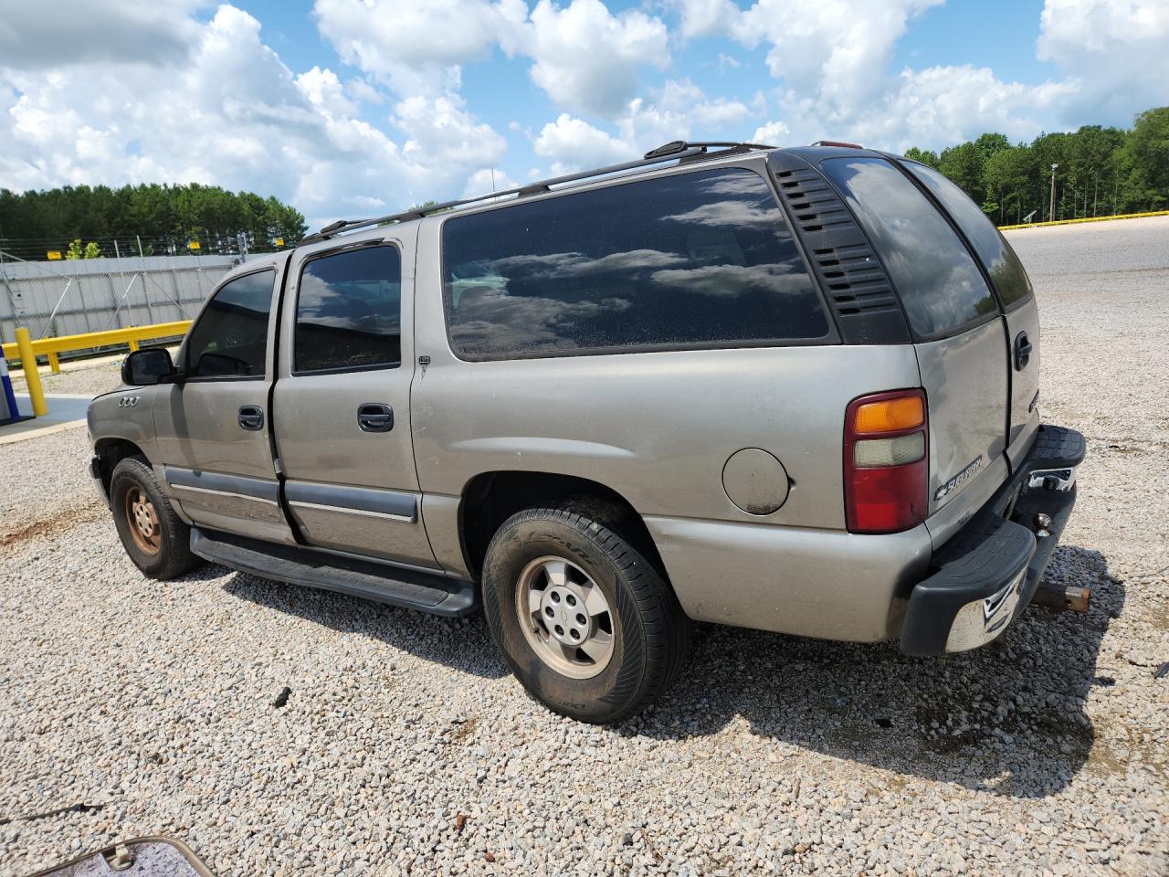 2002 Chevrolet Suburban C1500 Gold vin: 1GNEC16Z82J116561