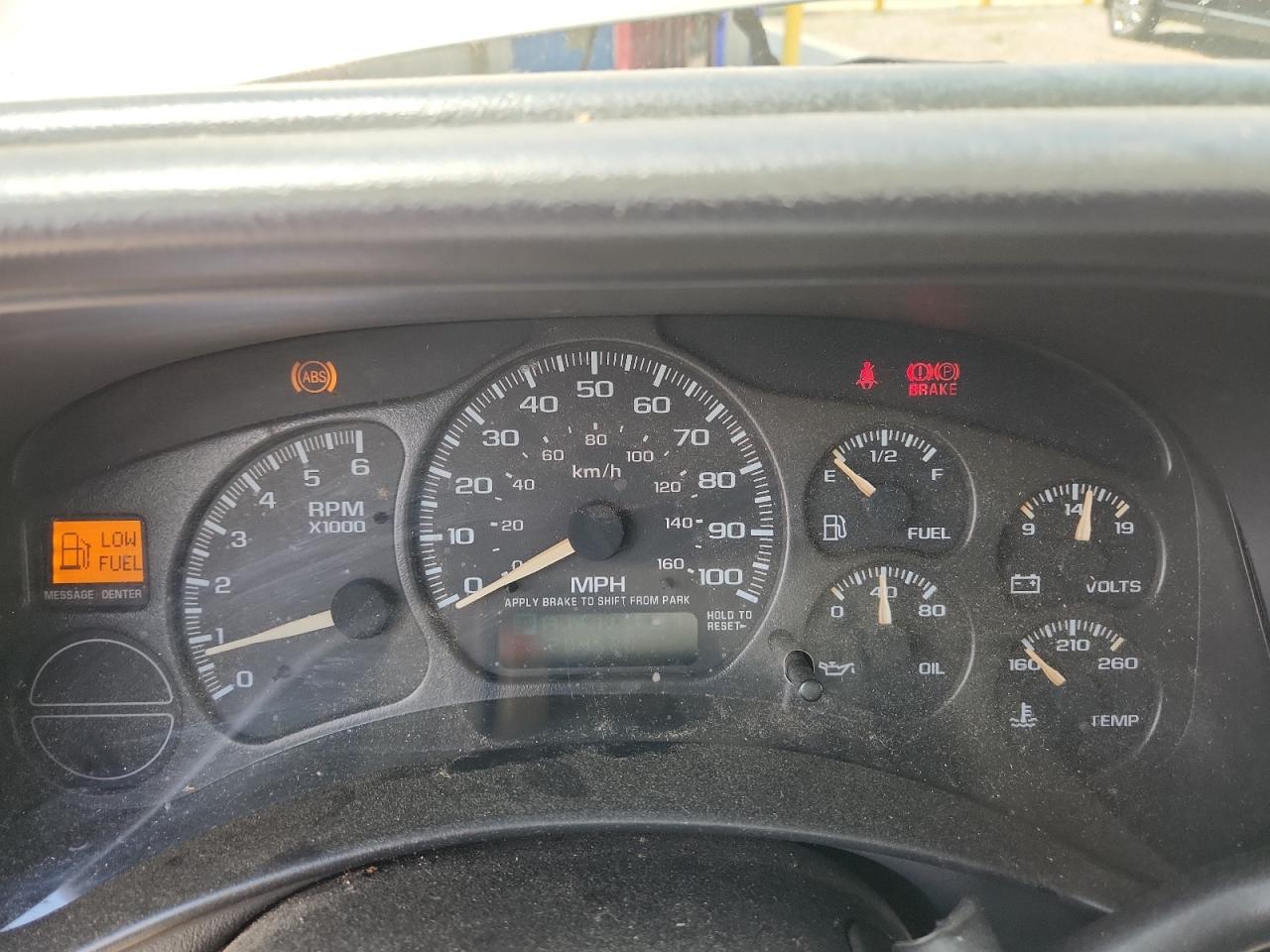 2002 Chevrolet Suburban C1500 Gold vin: 1GNEC16Z82J116561