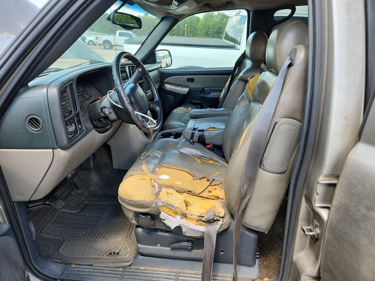 2002 Chevrolet Suburban C1500 Gold vin: 1GNEC16Z82J116561