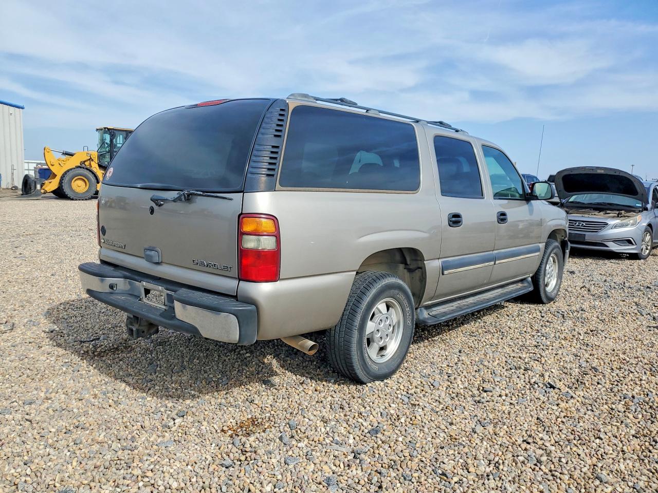 2002 Chevrolet Suburban Tan vin: 1GNEC16Z82J230852