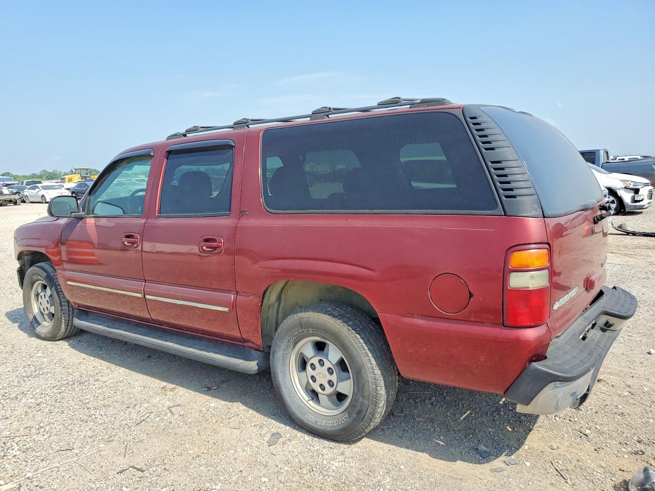 2003 Chevrolet Suburban Maroon vin: 1GNEC16Z83J166829