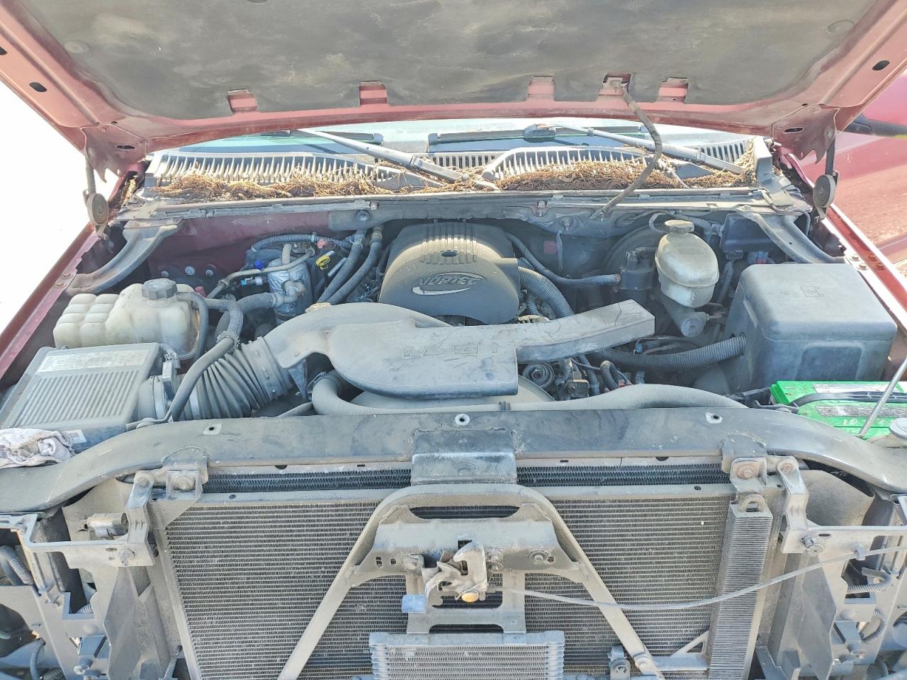 2003 Chevrolet Suburban Maroon vin: 1GNEC16Z83J166829