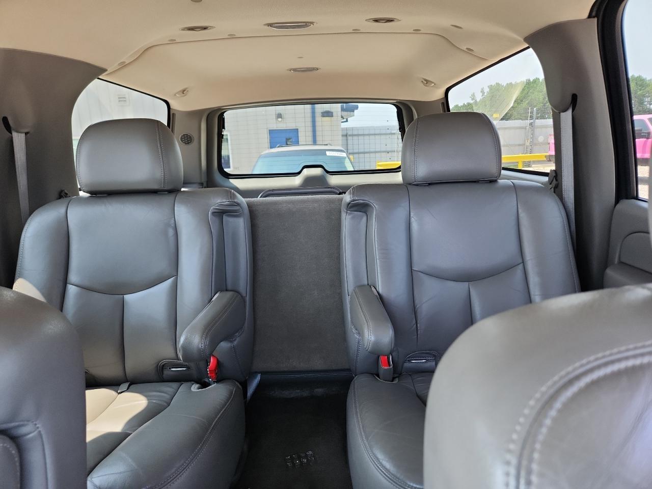 2004 Chevrolet Suburban C1500 Blue vin: 1GNEC16Z84J199122