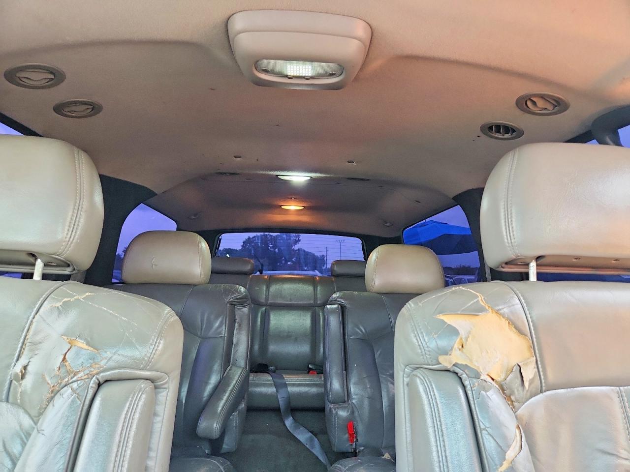 2002 Chevrolet Suburban C1500 Maroon vin: 1GNEC16Z92J230150