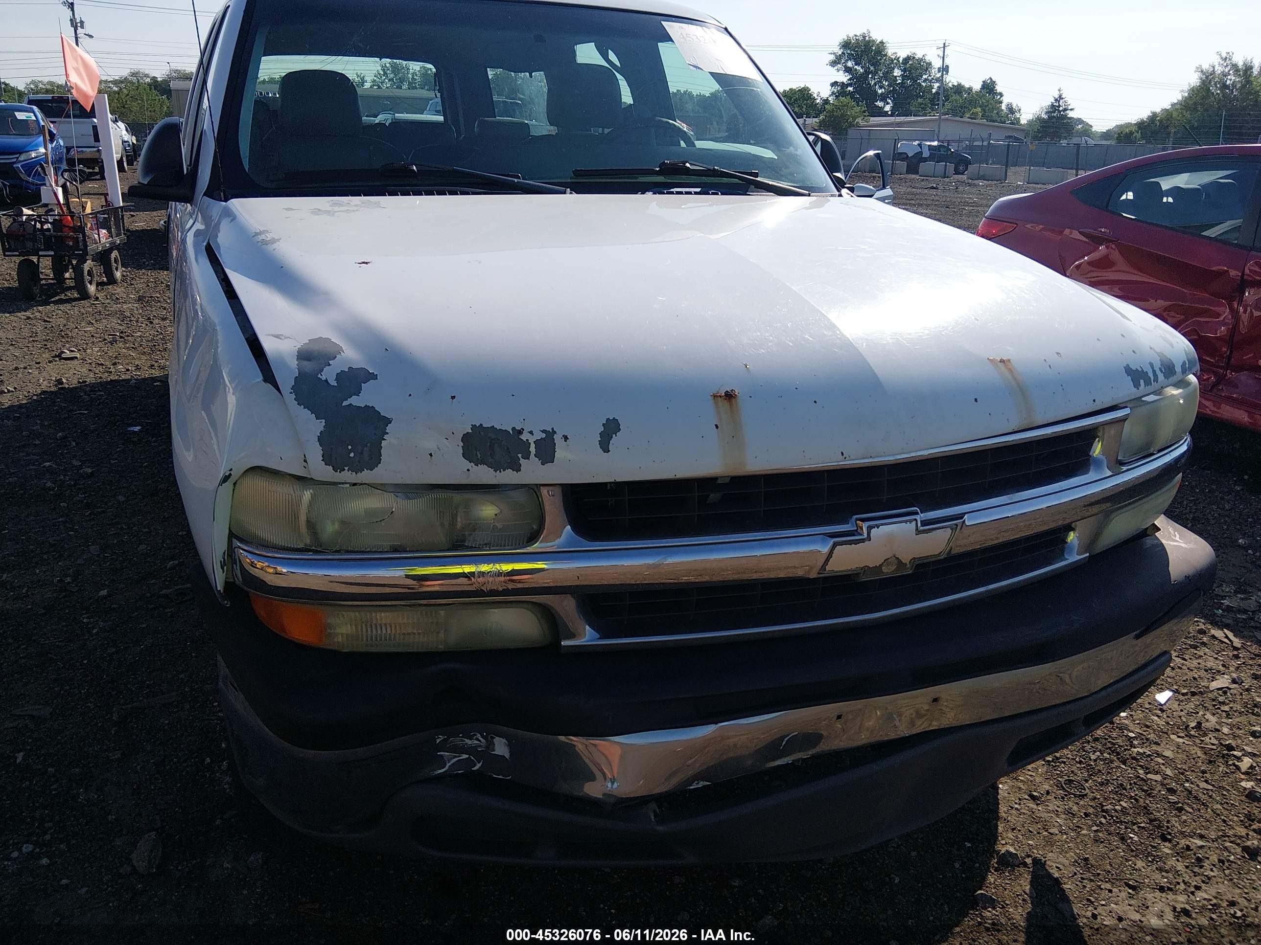 2005 Chevrolet Suburban 1500 Ls White vin: 1GNEC16Z95J242559