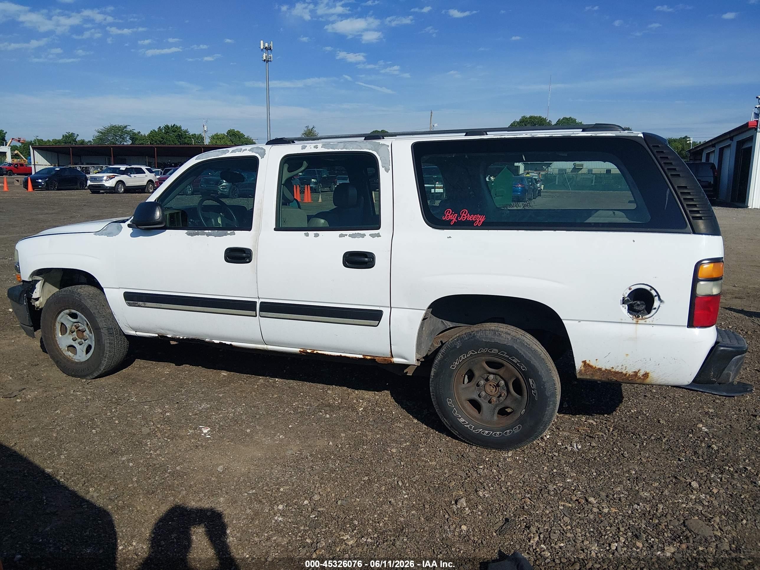 2005 Chevrolet Suburban 1500 Ls White vin: 1GNEC16Z95J242559