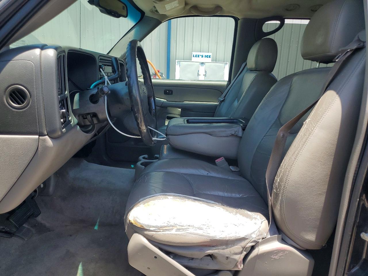 2004 Chevrolet Suburban C1500 Gray vin: 1GNEC16ZX4J241788