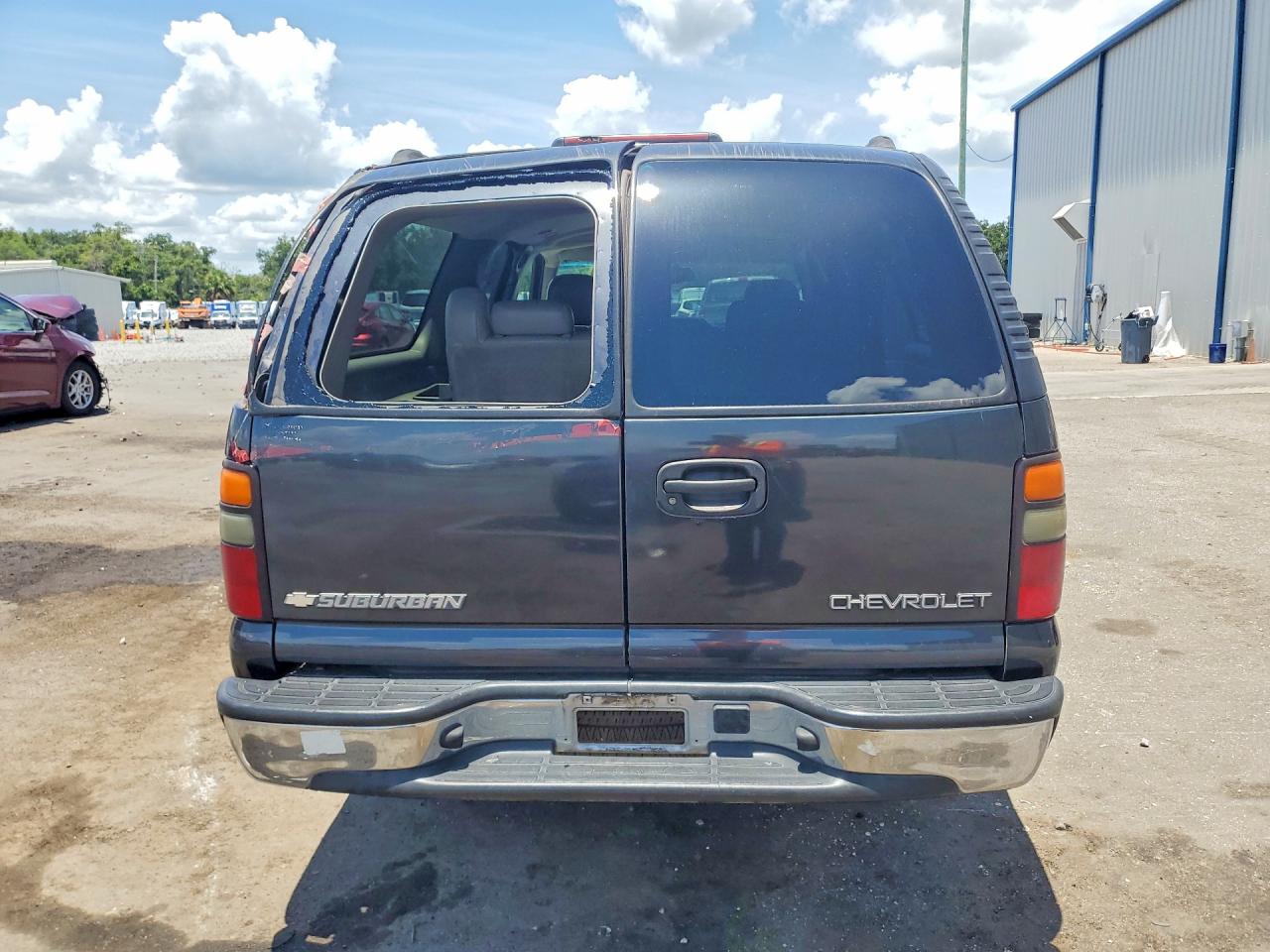 2004 Chevrolet Suburban C1500 Gray vin: 1GNEC16ZX4J241788