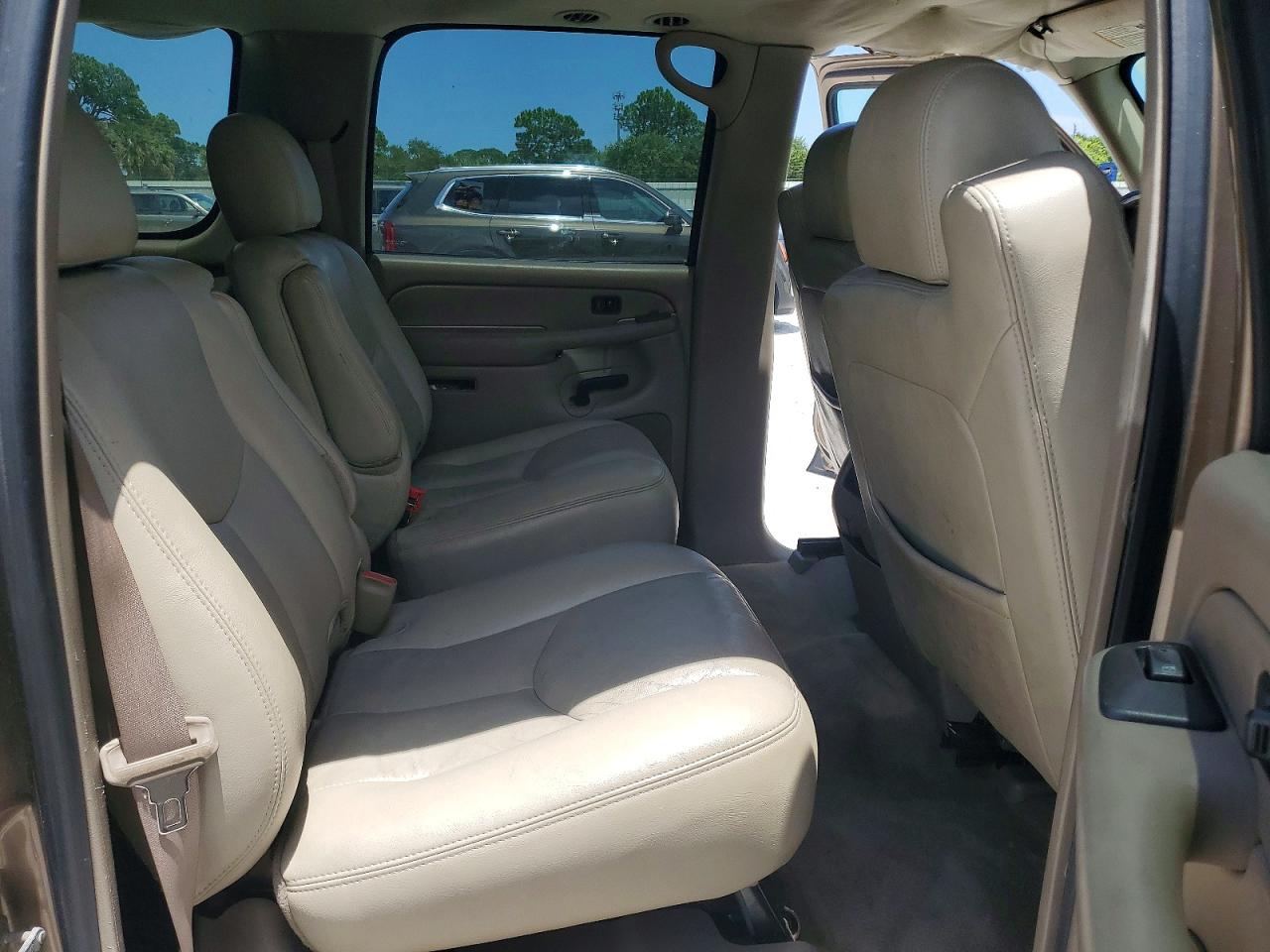 2004 Chevrolet Suburban C1500 Tan vin: 1GNEC16ZX4J296841