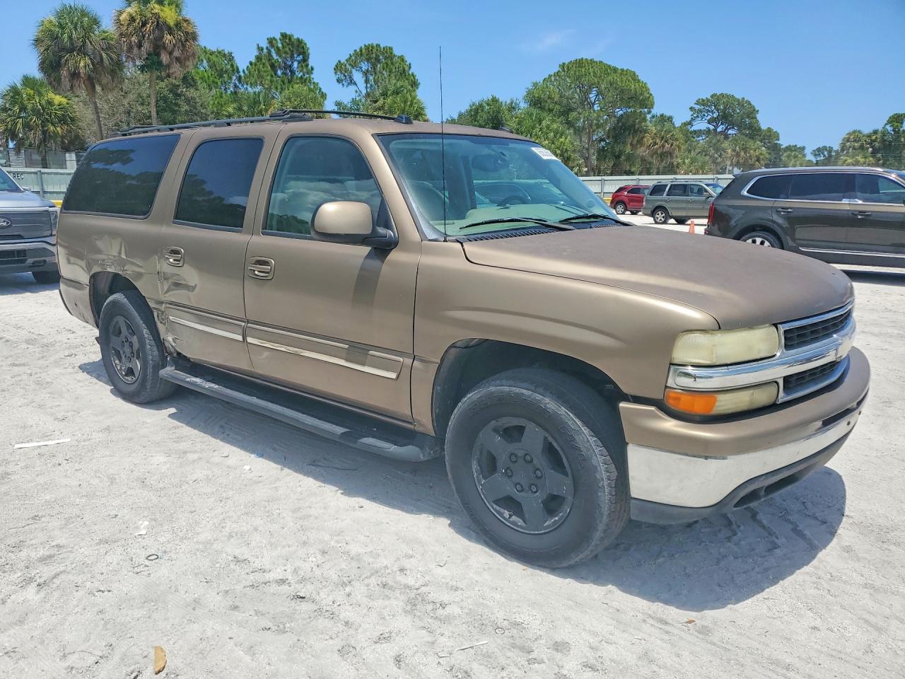2004 Chevrolet Suburban C1500 Tan vin: 1GNEC16ZX4J296841