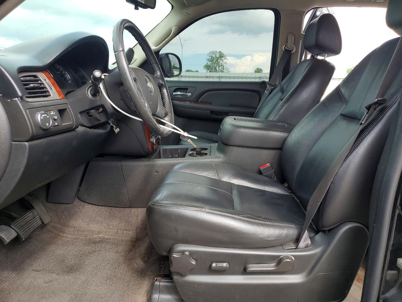 2009 Chevrolet Tahoe Black vin: 1GNEC23329R210839