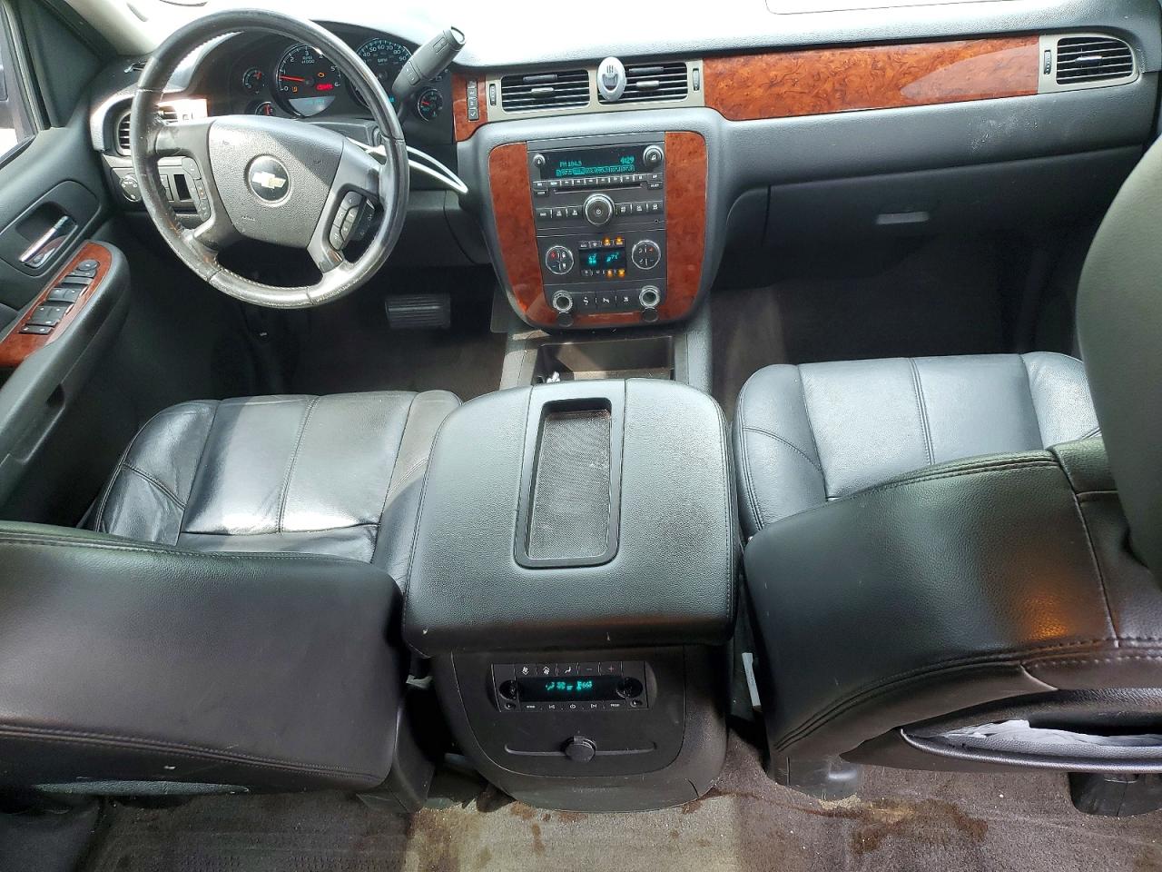 2009 Chevrolet Tahoe Black vin: 1GNEC23329R210839