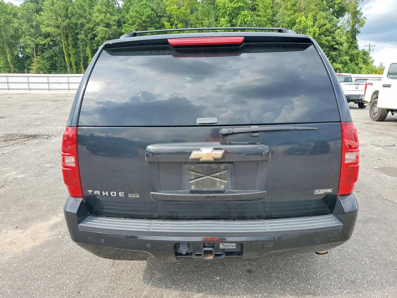2009 Chevrolet Tahoe Black vin: 1GNEC23329R210839