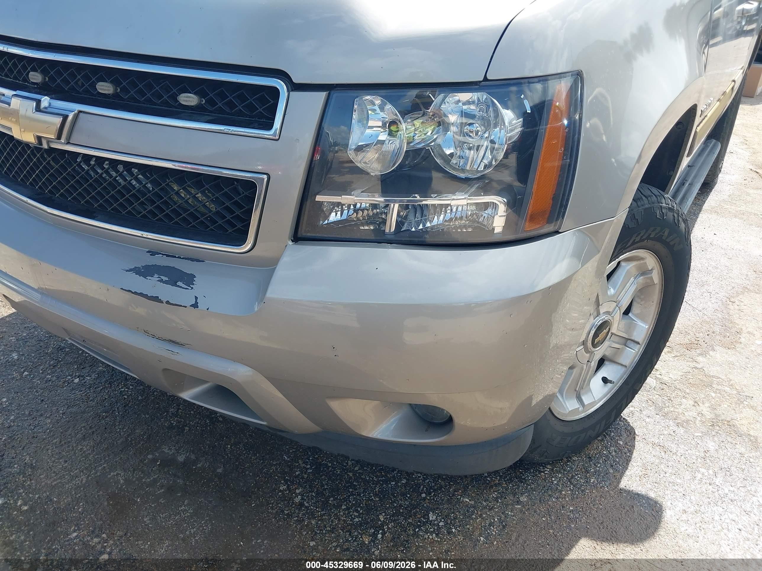 2009 Chevrolet Tahoe Lt1 Silver vin: 1GNEC23329R260012