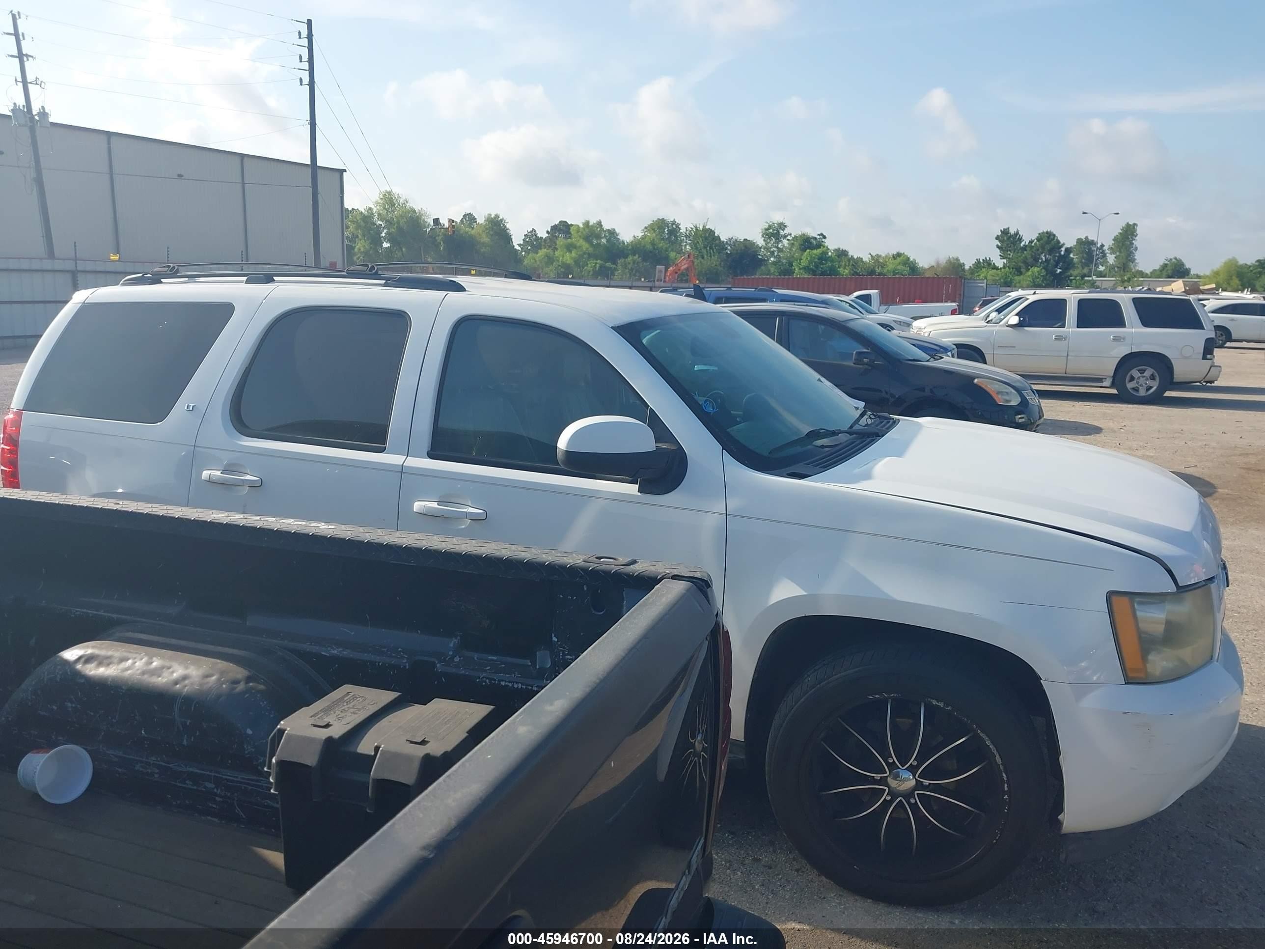 2009 Chevrolet Tahoe Lt2 Белый vin: 1GNEC23369R281560