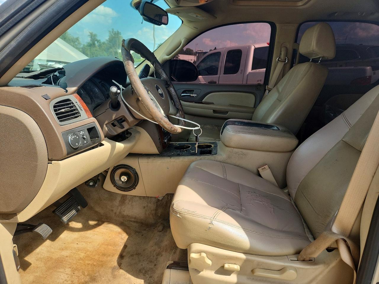 2009 Chevrolet Tahoe C1500 Lt Tan vin: 1GNEC23399R166872