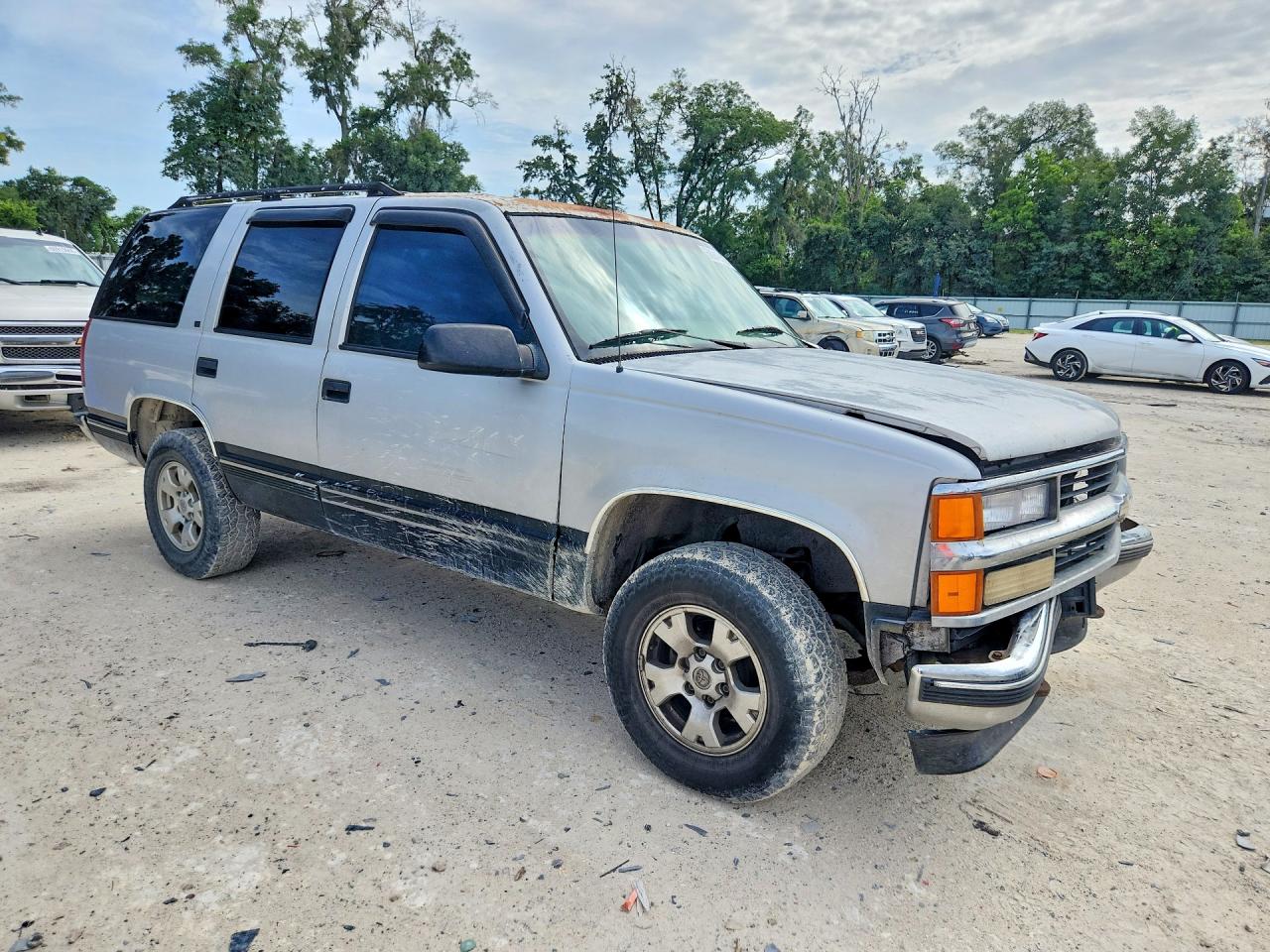 1995 Chevrolet Tahoe K1500 Silver vin: 1GNEK13K2SJ358627