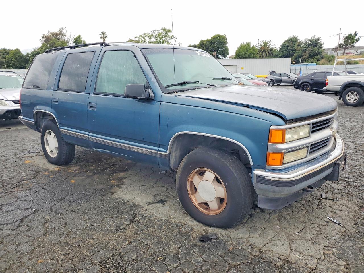 1995 Chevrolet Tahoe K1500 Teal vin: 1GNEK13K2SJ364265