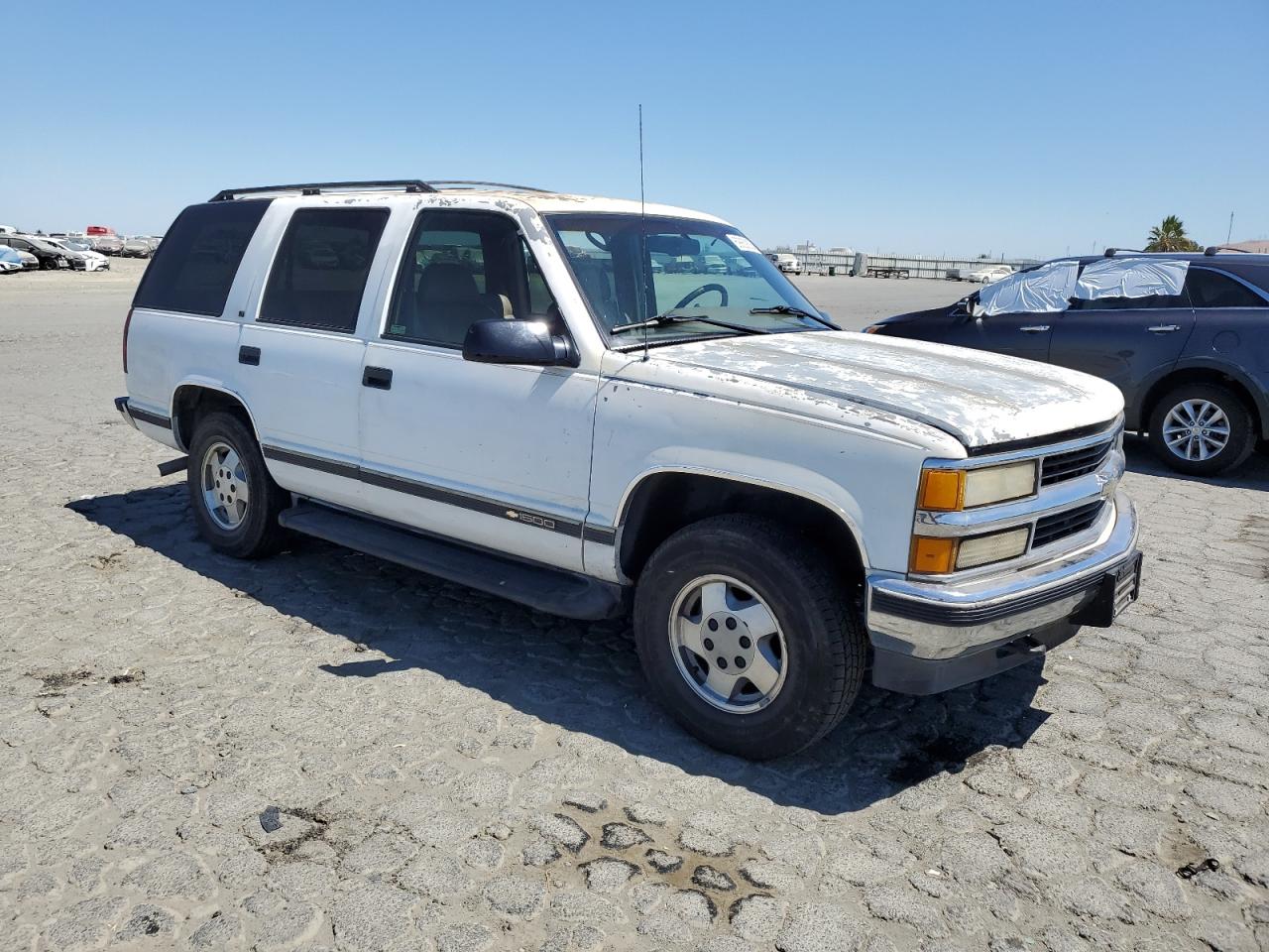 1995 Chevrolet Tahoe K1500 White vin: 1GNEK13K2SJ418115